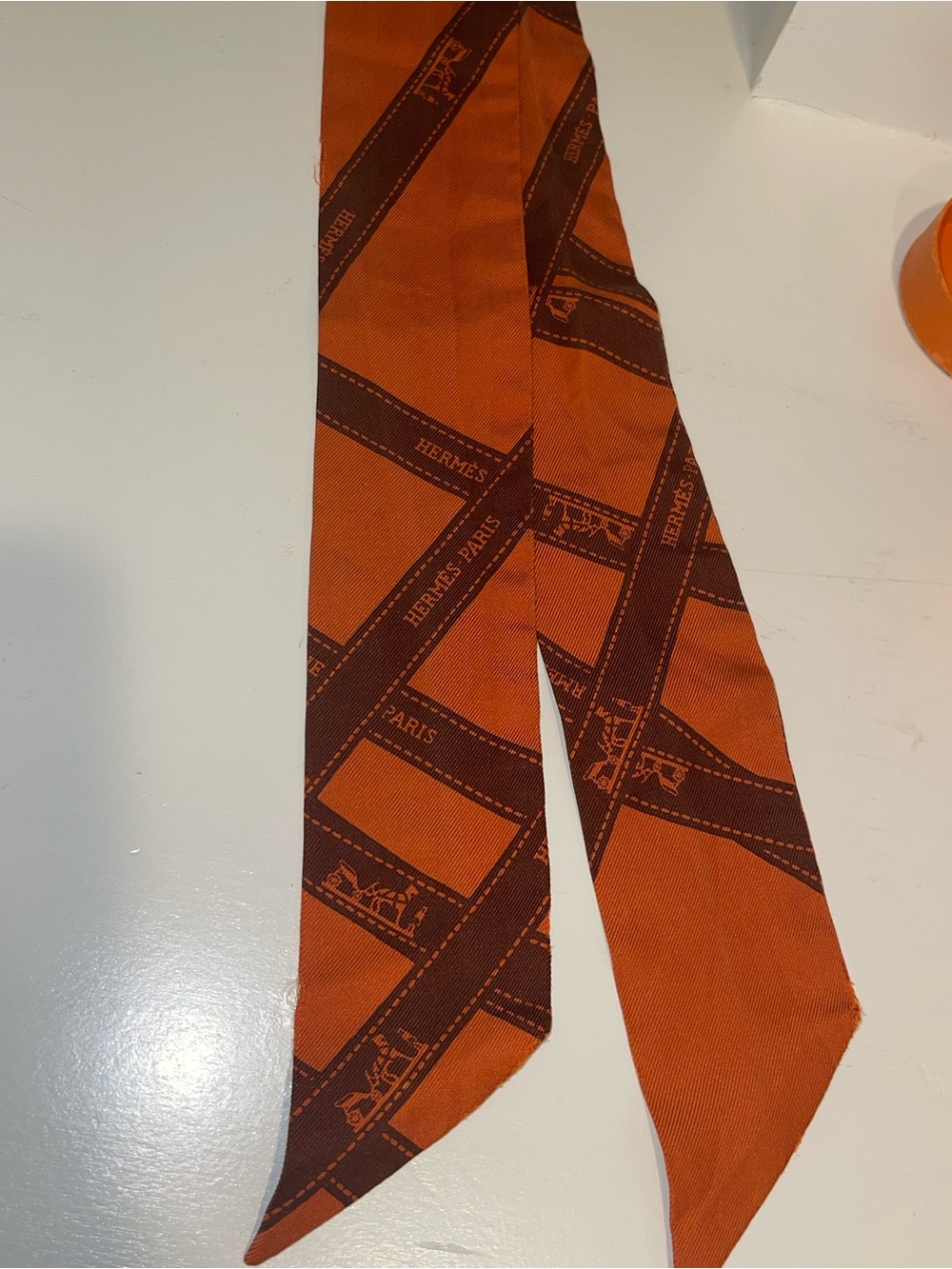 Hermès Twilly Scarf Orange Brown Pattern with Box - Fair Condition - Picture 7 of 11